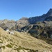 Ankunft auf der Alpe Scaredi, darüber Cima della Laurasca, Cimone di Cortechiuso und Cima Fornaletti