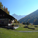 Parkhütte Varusch mit Blick ins Val Trupchun