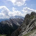 I.Dibona Klettersteig geht weiter nach Westen(rechts im Bild) von Forcella Bassa,2417m.Wir absteigen nach links  ins Val Padeon und Passo San Forcia,2100m.