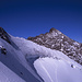 Blick über den Spalla-Grat des Piz Bernina (4049m). Der Grat ist stark ausgeapert und stellenweise nur eine Hand breit.