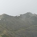 Grat hinauf zum Monte Gambarogno (Pfeil rechts Retourweg)