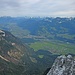 Blick das Inntal abwärts zu Kaisergebirge und Kitzbüheler Alpen.