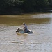 Auch durch Flüsse geht der Ritt - Achtung Piranhas, die uns hier zum Glück nichts tun...