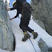 nach knapp 100 Hm Geröll und leichter Kletterei beginnt auf 4850 m der kombinierte Eis und Fels Anstieg mit Steigeisen