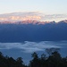 genial: Wolken über Mérida und dahinter die Sierra La Culata (in der Spitze auch 4800 m hoch). Die Sierra La Culata ist ein paralleler Höhenzug der Anden zu der Sierra Nevada de Mérida, in der wir unterwegs waren