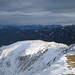 Ganz links Kaiser, Rest Hintergrund Zillertaler und Tuxer Alpen