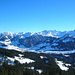 Panorama Richtung Osten, Ybrig-Oberiberg im Talboden; gut sichtbar der Glärnisch