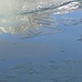 Ein Teil des Sees war bereits gefroren, resp. taute auf