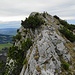 Der Übergang zum höchsten Punkt 1769 m mit dem Gipfelsteinmann.