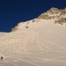 Aufstieg zum Gerenpass 2691m (links), rechts das Chüebodenhorn 3070m