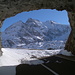 Durch den Tunnel erblickt man hier das Sustenhorn