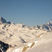 Das Berner Oberland lässt grüssen: Finster- und Lauteraarhorn sowie Schreckhorn