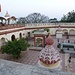 innerhalb der Tempelanlagen; top of Parvati Hill