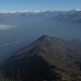  1) inizio foto panoramiche da sinistra: monte Bregagno, Sasso Canale, Berlinghera, monte Legnoncino, pizzo Badile, monte Legnone