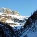 In alto il Piz de Trescolmen è illuminato dal sole, la Val Largè invece penso che non vedrà alcun raggio in questa stagione