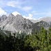 Blick Richtung Westen, in Lienzer Dolomiten, von Zellinscharte.Vlnr Kleine und Grosse Gamswiesenspitzen, Blosskofel und Spitzkofel im Hintergrund.