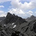 Lienzer Dolomiten, nach Osten, mit Lavanter Gamswiesenspitze,2707m und Gamskopfe,2695m-links,Seekofel und Wilde Sender, beide 2738m-mittelinks,Grubenspitze,2671m-rechts.