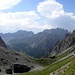Im Abstieg zur Kerschbaumertörl 2285m, Eisenschuss, 2615m,Kreuzkofel,2694m und Spitzkofel,2717m im Hintergrund.