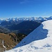 beachtliche Gipfel-Wächte auf der Schibe - mit ebensolchem Ausblick ins Simmental und die ganz grossen Berner