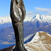 Skulptur auf dem Gipfel des Monte di Tremezzo