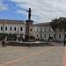 Quito (2850m): Plaza de Santa Domingo im südlichen Teil der Altstadt.