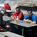 Martin, Fritz und Tobias beim Bier an der Monte Rosa-Hütte. Immer noch liegen mehr als zwei Stunden bis zur Station Rotenboden vor uns.