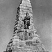 Le monument à la mémoire des Chasseurs Alpins. ( en été )<br />Conflit 1914 - 1918