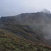 Bevor wir den Gratausläufer des Corazóns (4782m) erreichten gaben Nebel und Wolken plötzlich die Sicht auf den Gipfel frei. Man sieht nun sehr schön den Westsüdwestgrat (Loma Surucho).
