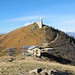 Monte Lema (avec le radar météo) et l'Ostello Monte Lema