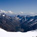 Blick vom Gipfel des Similaun (3606m) nach Osten ins Pfossental. Von links nach rechts: Hohe Wilde (3480m), Hohe Weisse (3281m) und Lodner (3219m)