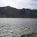 Am Ufer des Kratersees Laguna Quilotoa (3517m).