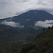 Kurz bevor wir Baños erreichten konnten wir wunderbar den Tungurahua (5016m) sehen. Der Vulkan wäre auch ein wunderschönes Ziel in Ecuador, doch erstens war er nicht im Reiseprogramm und zweitens wäre er wegen erhöhter Aktivität gesperrt. Knapp zwei Wochen nach unserer Heimreise mussten am 17.12.2012 seine Hänge evakuiert werden und neben einer 7km hohen Rauchsäule spuckte er glühende Gesteinsbrocken und tonnenweise Asche. Der Ausbruch wurde begleitet mit Erschütterungen - wie gerne hätte ich das Naturschauspiel gesehen!