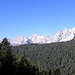Am Horizont zeigt es sich Moiazza(links) und Monte Civetta(rechts) nach Südwesten. 