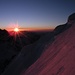 Ein Meisterwerk von Mutter Natur in Zusammenarbeit mit Alpinist. Immer noch auf mehr als 4000m und es wird immer dunkler...(© Alpinist)