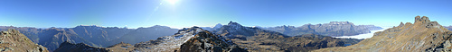 360° Panorama vom Bergligrat aus. 