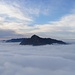 Il monte Barro sbuca tra le nuvole.