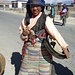 les Tibétaines portent toutes le costume typique