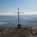 la croce del Puscio: a destra il lago diAlserio ed a sinistra il lago di Pusiano