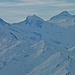 Zoom: Hoher Riffler (Zillertaler Alpen), Gefrorene-Wand-Spitzen und der übermächtige Olperer. Zum Glück fällt das hässliche Gletscherskigebiet unter seinem Gipfel hier nicht weiter auf.