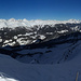 Panorama vom Gipfel der westlichen Putzenhöhe auf die Zillertaler Alpen. Ganz Rechts, der Gipfel der Östlichen Putzenhöhe, die weitaus häufiger bestiegen wird.