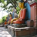 Buddhafiguren am Aufstieg zur Tempelanlage von Swayambunath. Sie liegt direkt bei Thamel im Zentrum von Kathmandu